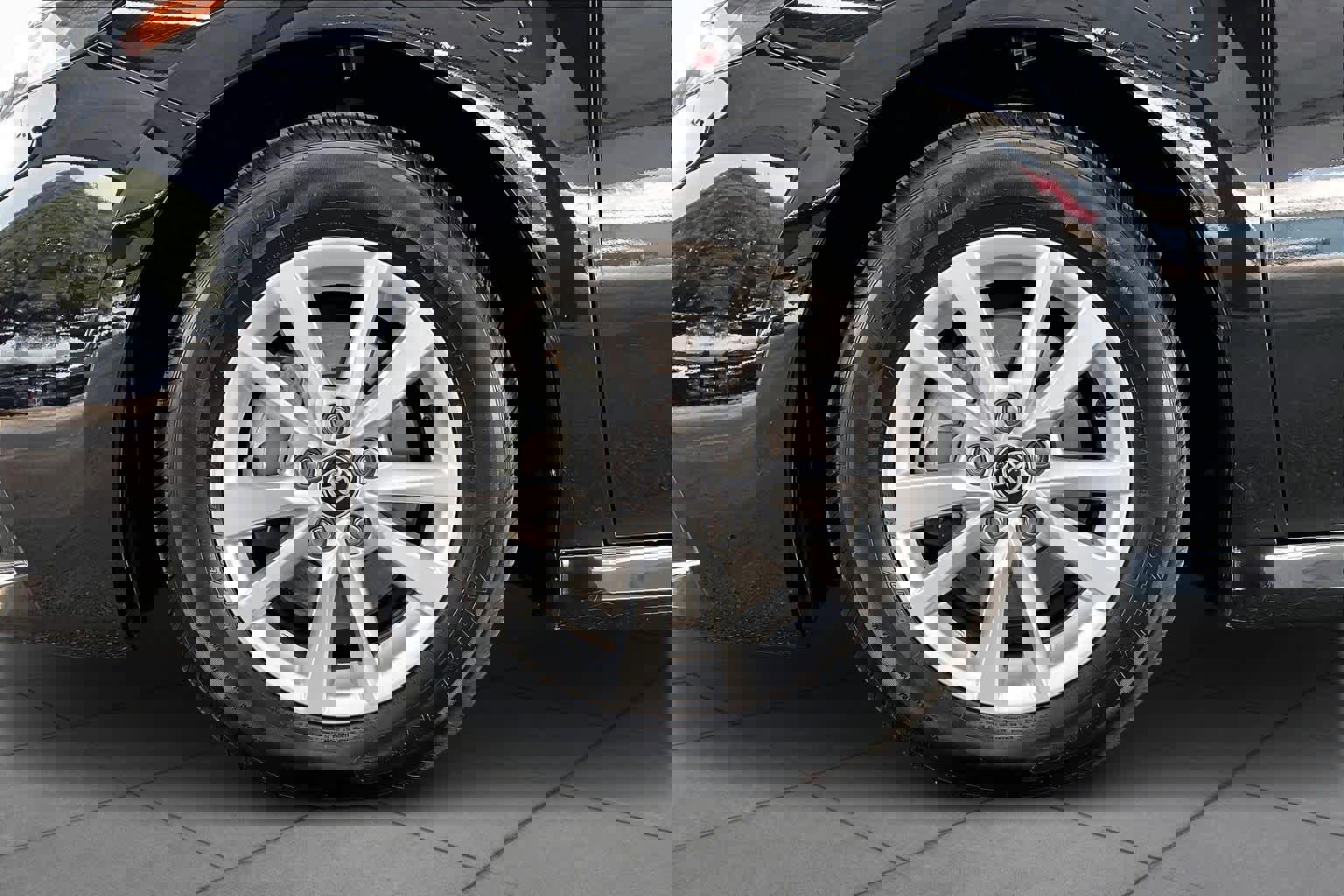 Used 2025 Toyota Camry SE image 10