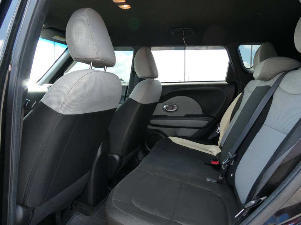 Used 2016 Kia Soul FWD image 17