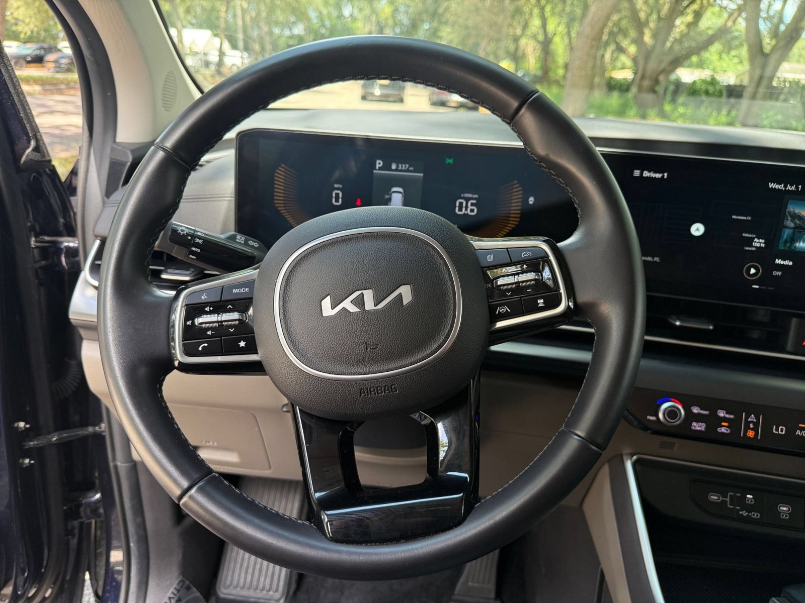 Used 2026 Kia Carnival FWD image 28