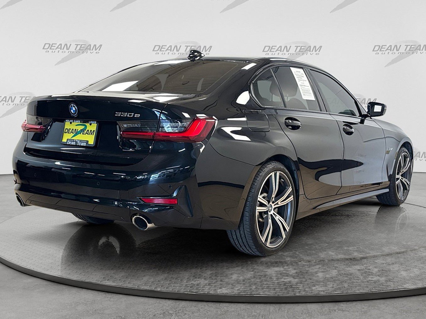 Used 2022 BMW 330e w/ Driving Assistance Package RWD image 4