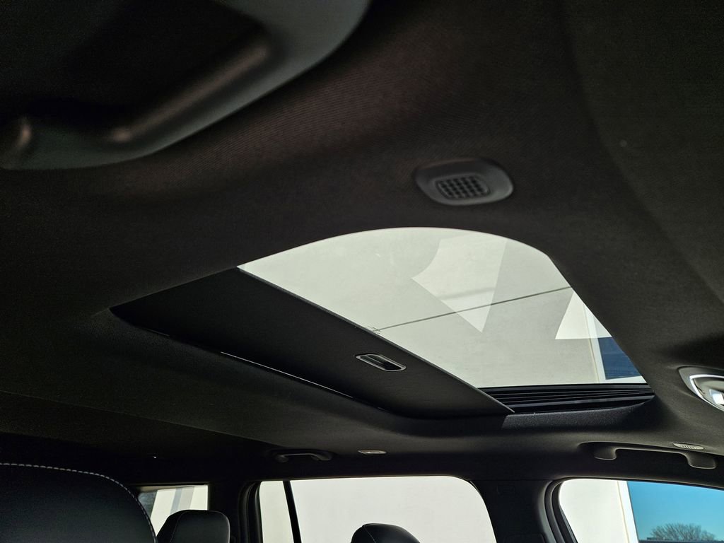 New 2025 Jeep Grand Cherokee L Altitude RWD image 7