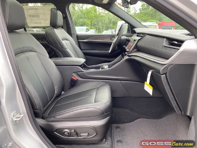 New 2026 Jeep Grand Cherokee Limited w/ Limited Altitude Package AWD/4WD image 6