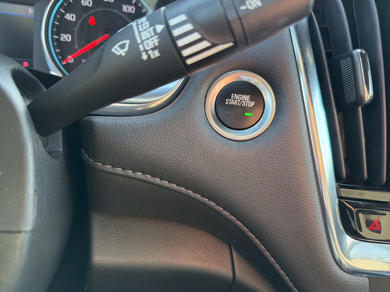 Used 2023 Chevrolet Traverse LT image 17