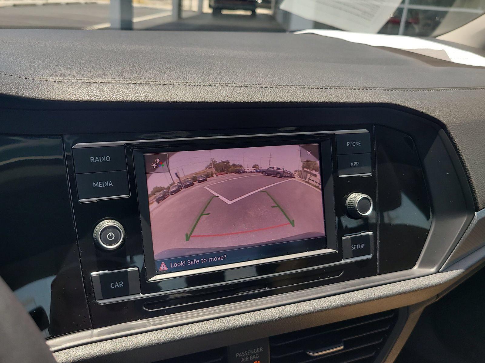 Used 2019 Volkswagen Jetta SE w/ Cold Weather Package FWD image 21