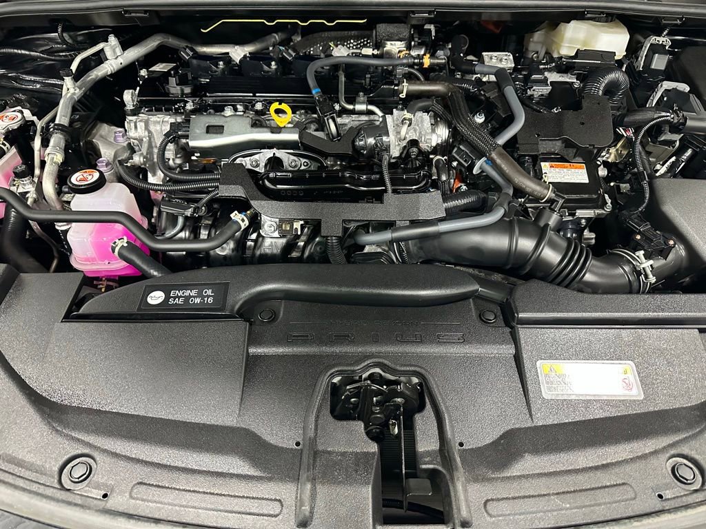 Used 2025 Toyota Prius LE FWD image 68
