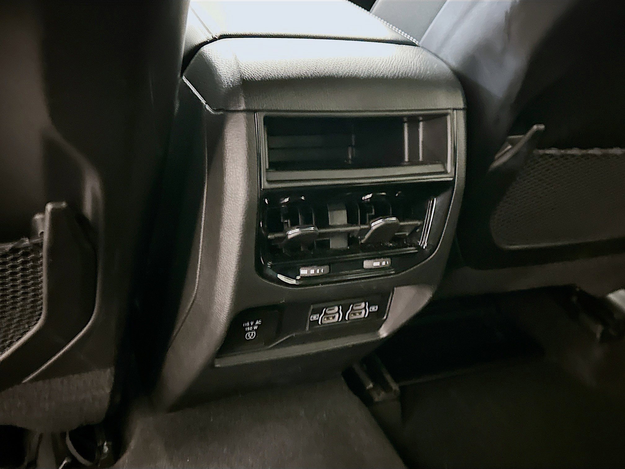 Used 2025 Jeep Grand Cherokee Altitude AWD/4WD image 27