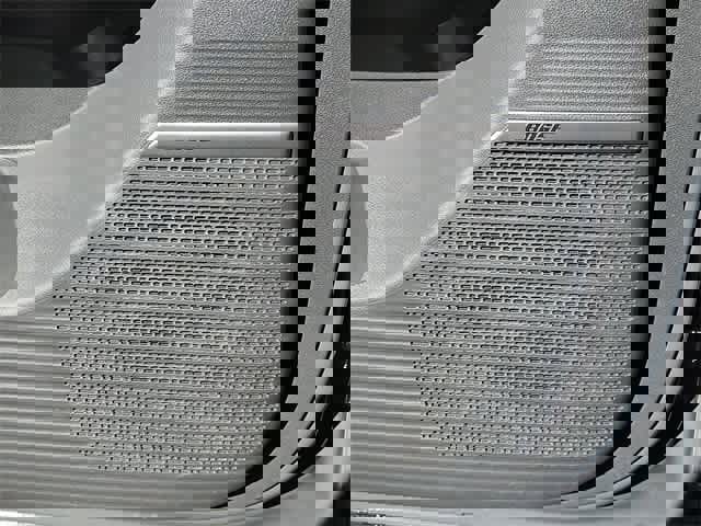 Certified 2025 Hyundai Santa Fe Limited image 31