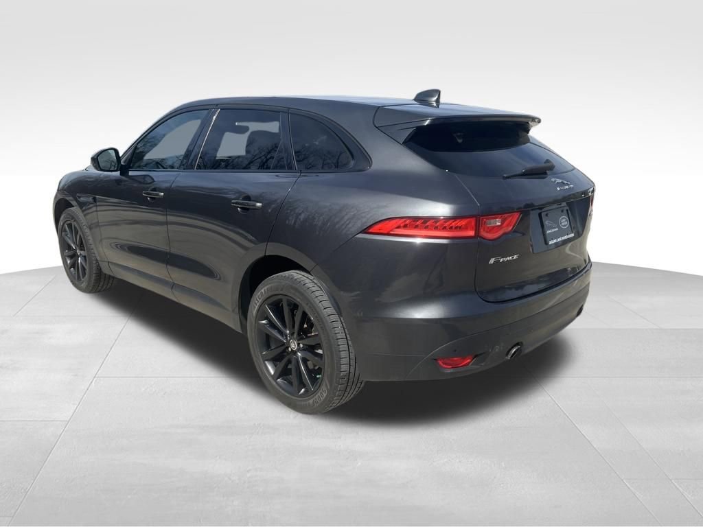 Used 2019 Jaguar F-PACE Prestige image 3