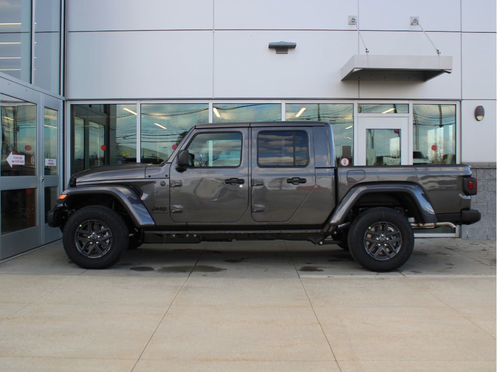 New 2026 Jeep Gladiator Sport image 5