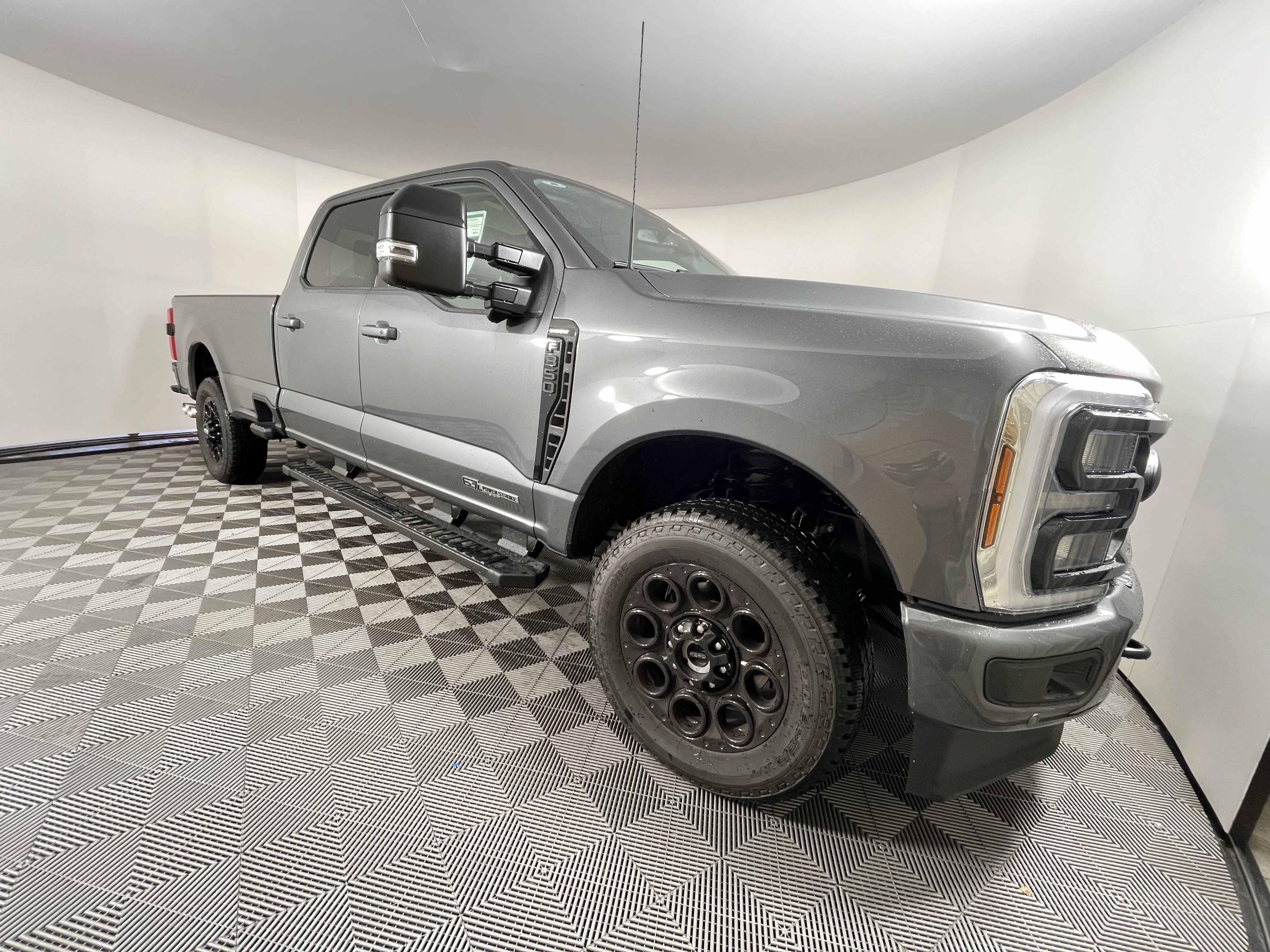 New 2026 Ford F350 Lariat w/ Black Appearance Package image 6
