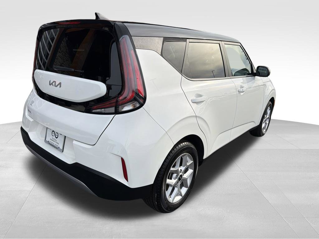 Used 2024 Kia Soul S FWD image 7