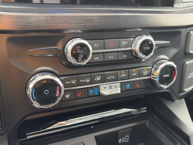 New 2026 Ford F250 Lariat w/ Black Appearance Package AWD/4WD image 23