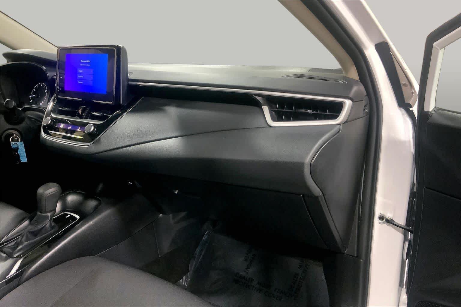 Used 2025 Toyota Corolla LE FWD image 19