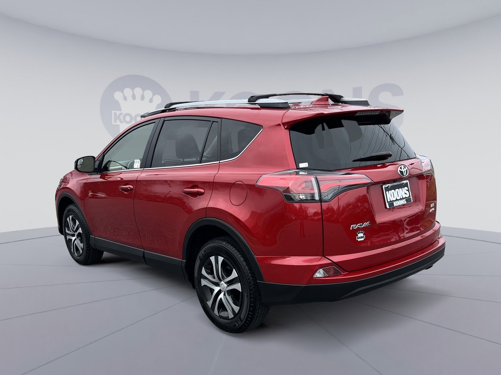 Used 2017 Toyota RAV4 LE image 4