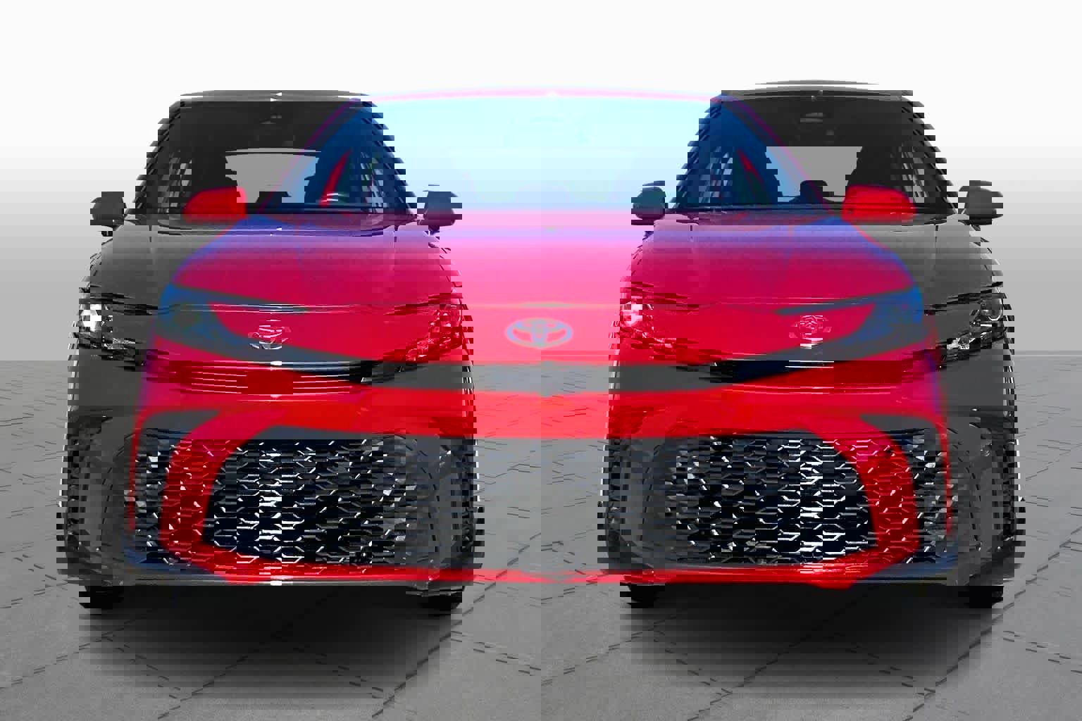 Used 2025 Toyota Camry SE image 3