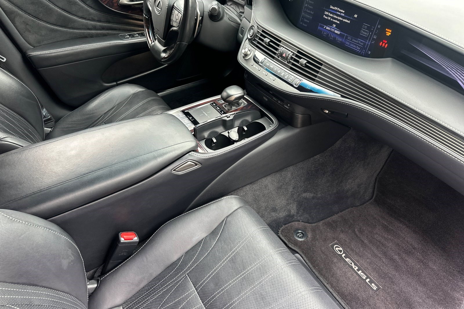 Used 2019 Lexus LS 500 w/ Interior Upgrade Package RWD image 19