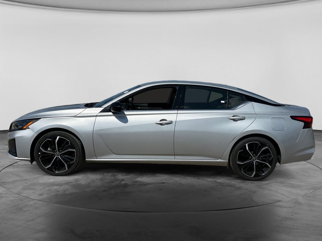 Used 2024 Nissan Altima 2.5 SR FWD image 5