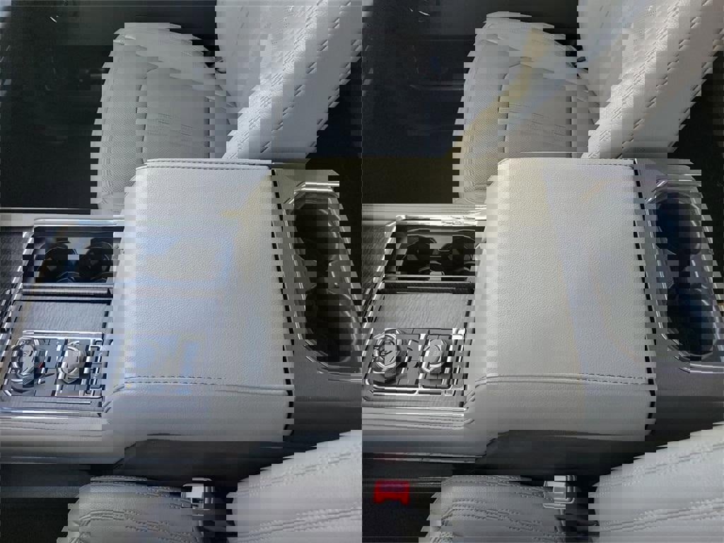 Used 2021 Ford Expedition Limited image 22