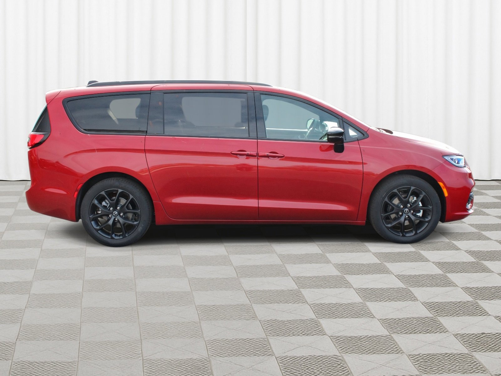 New 2026 Chrysler Pacifica Select w/ S Appearance Package image 31
