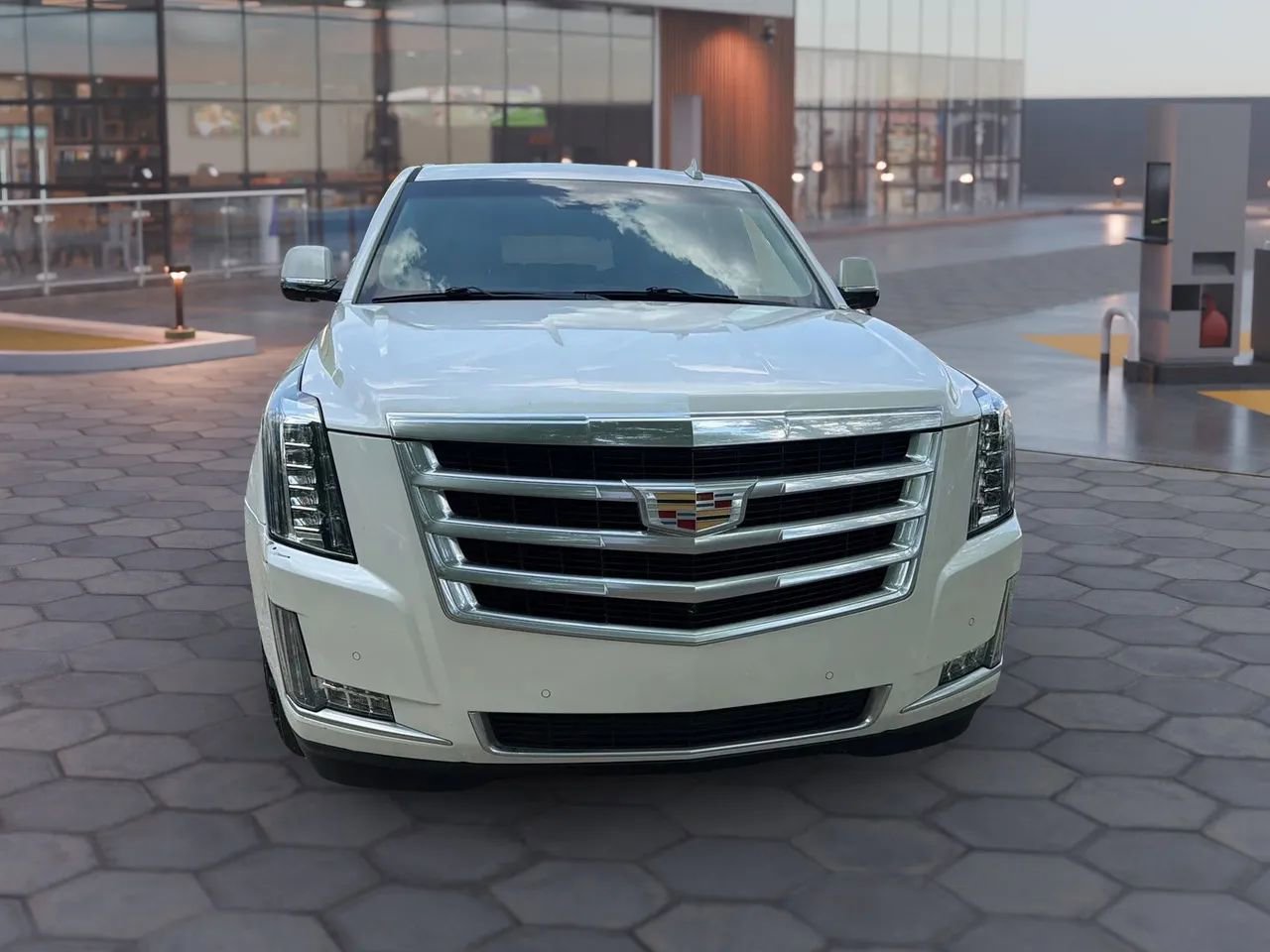 Used 2015 Cadillac Escalade ESV Luxury AWD/4WD image 21