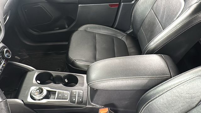 Used 2020 Ford Escape Titanium image 35