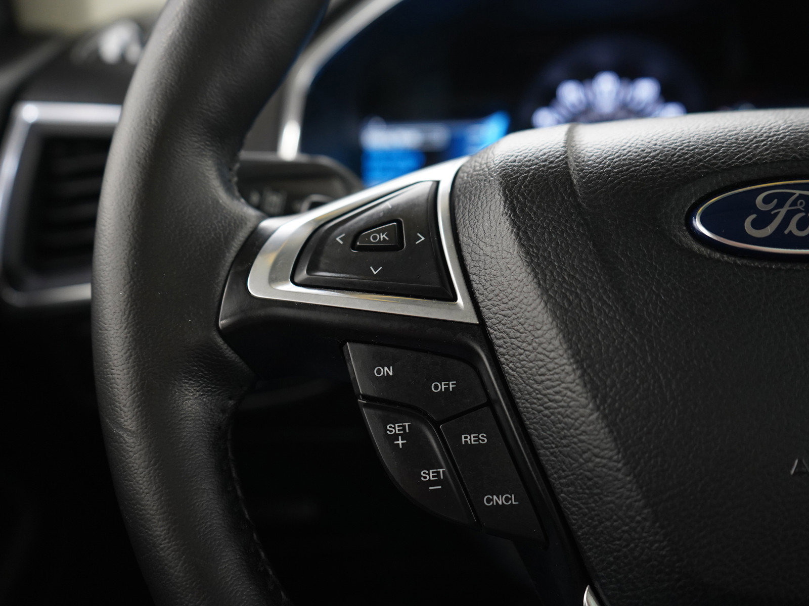 Used 2015 Ford Edge Titanium w/ Equipment Group 302A AWD/4WD image 26