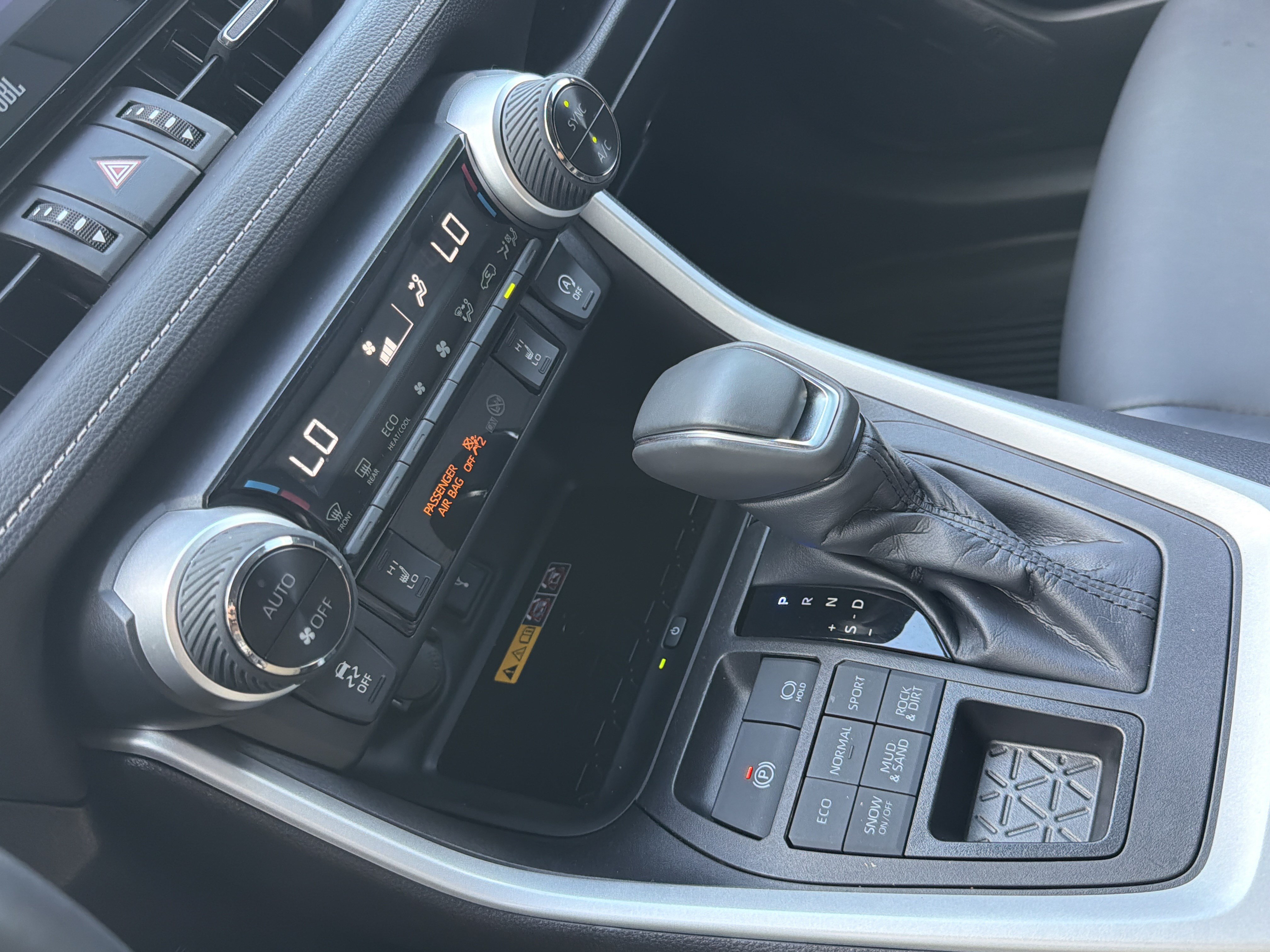 Certified 2022 Toyota RAV4 XLE Premium AWD/4WD image 8