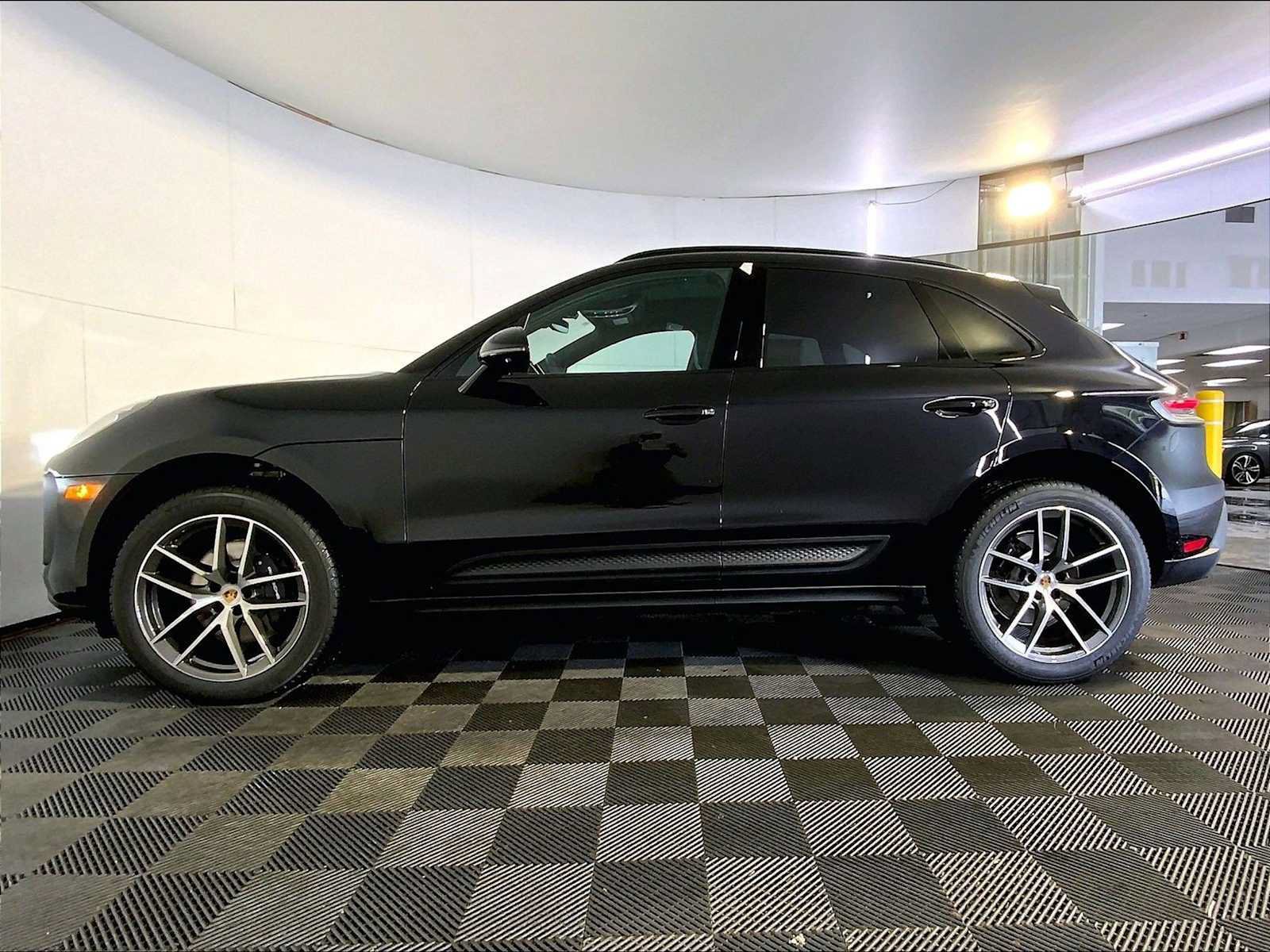 New 2026 Porsche Macan AWD/4WD image 2