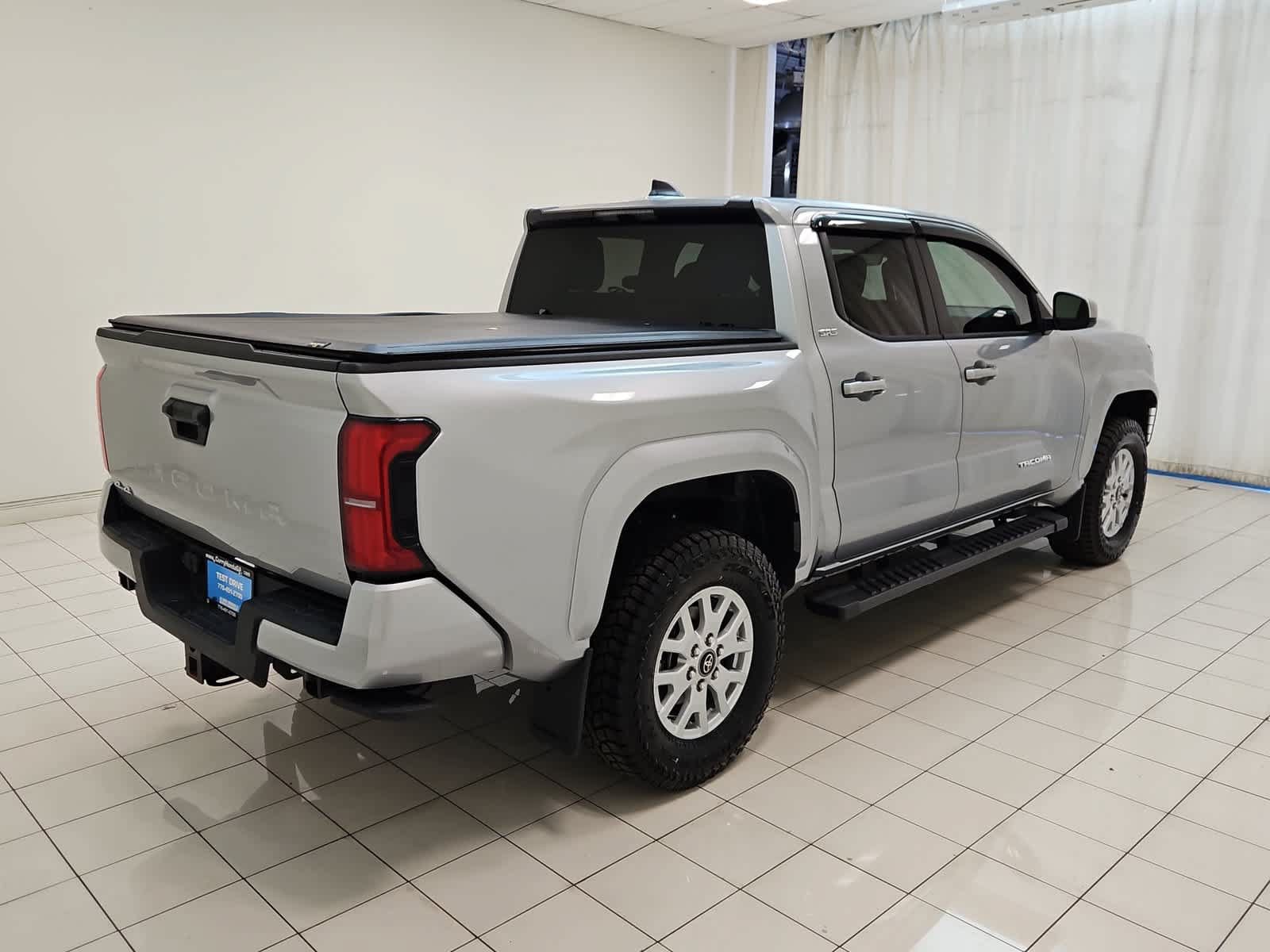 Used 2024 Toyota Tacoma SR5 AWD/4WD image 24