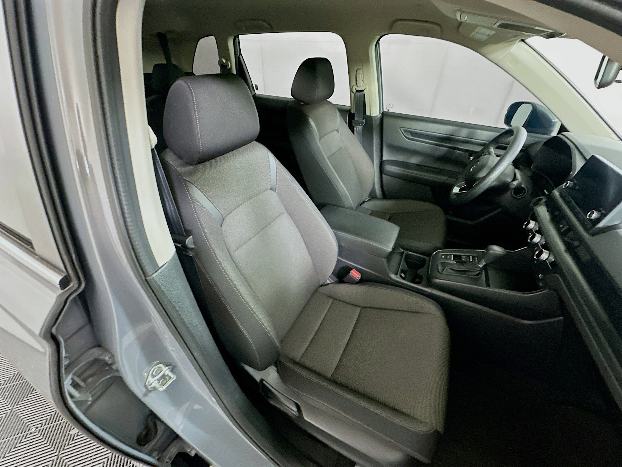 Used 2024 Honda CR-V LX image 29