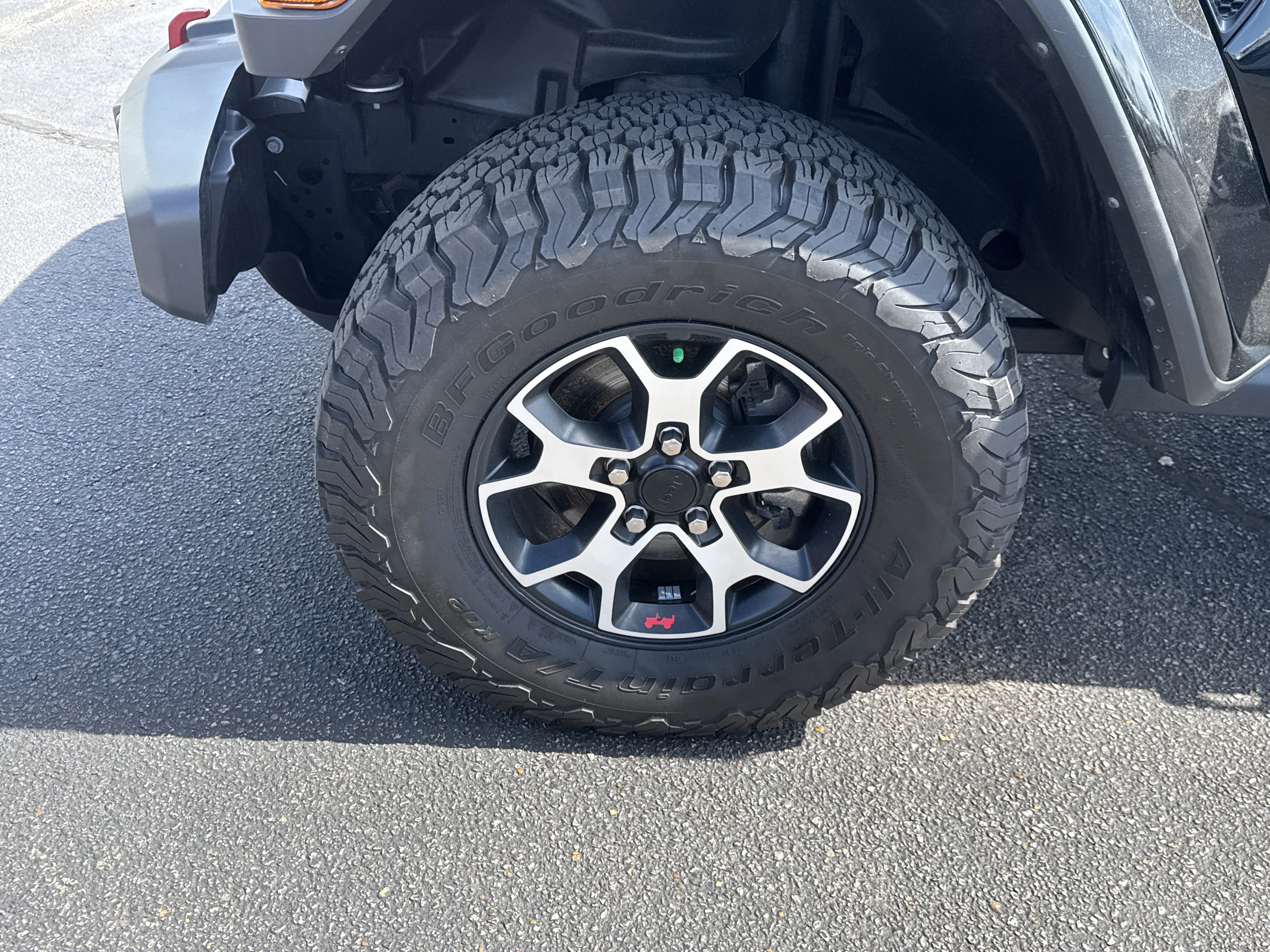 Used 2023 Jeep Wrangler Unlimited Rubicon AWD/4WD image 9