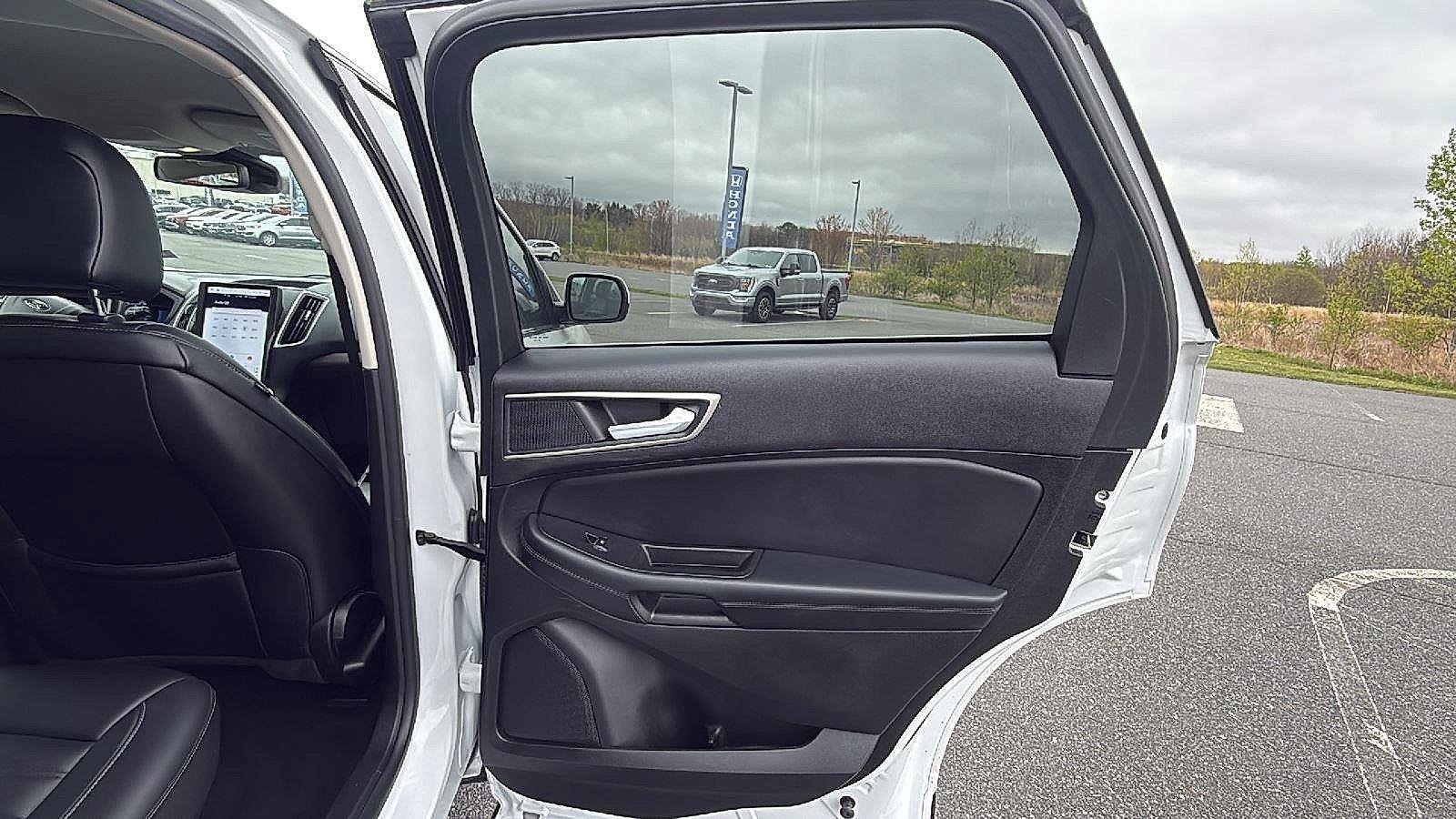 Used 2024 Ford Edge SEL AWD/4WD image 18