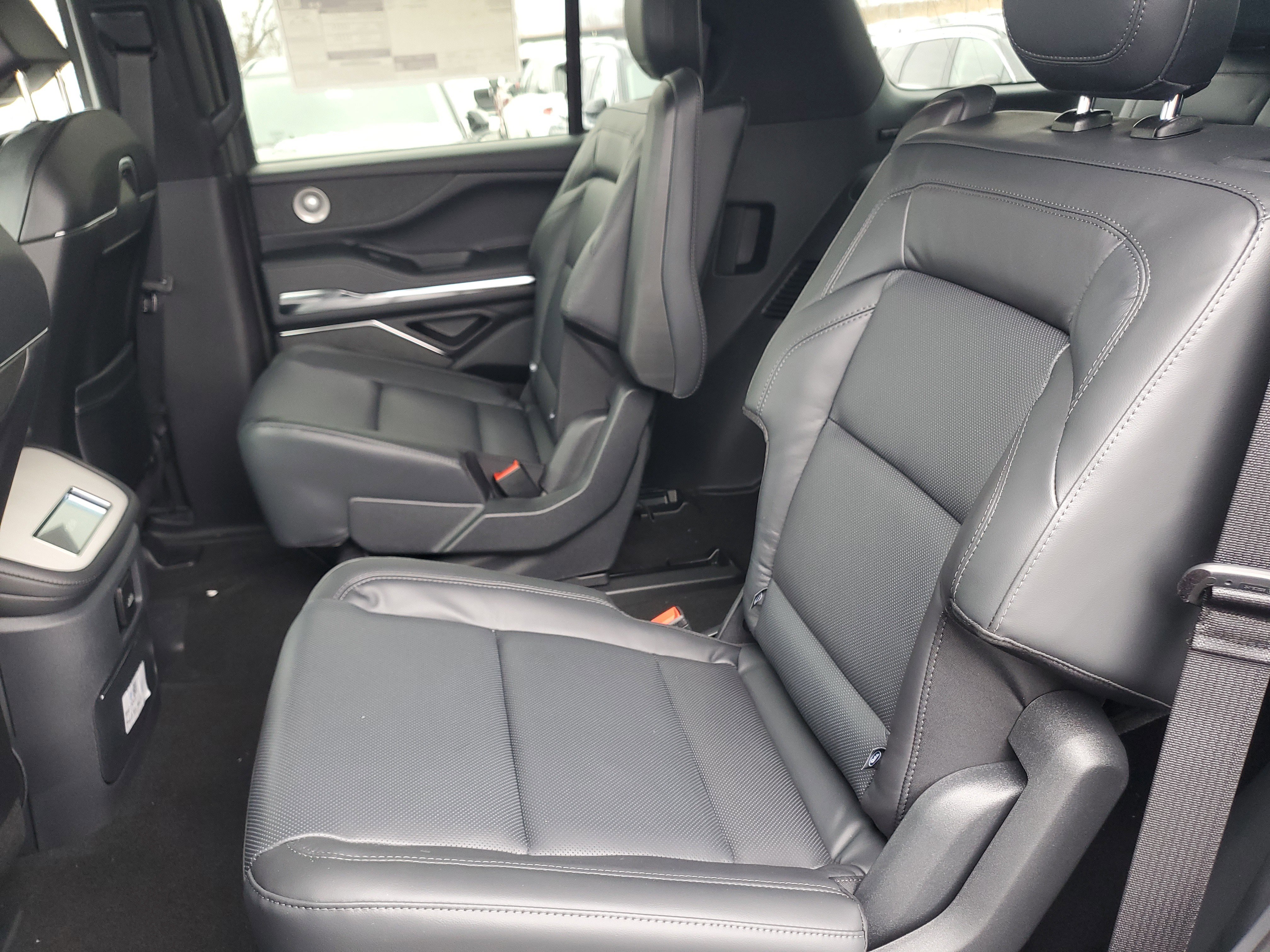 New 2026 Lincoln Navigator Reserve w/ Jet Appearance Package image 30