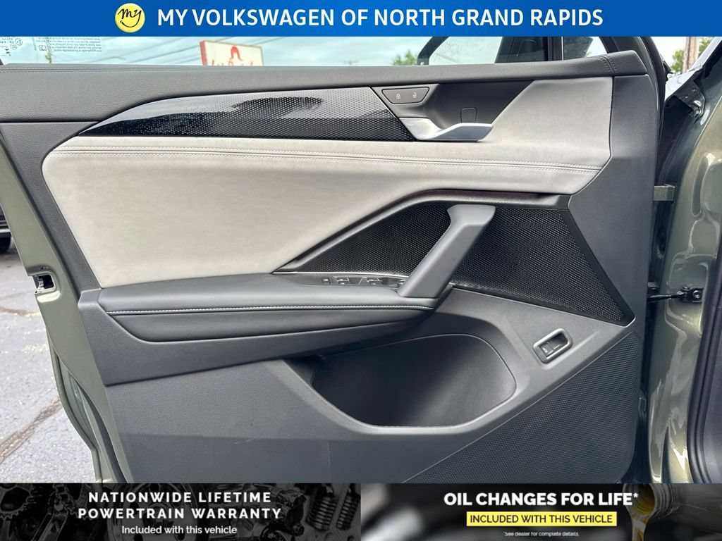New 2026 Volkswagen Tiguan SE R-Line AWD/4WD image 10