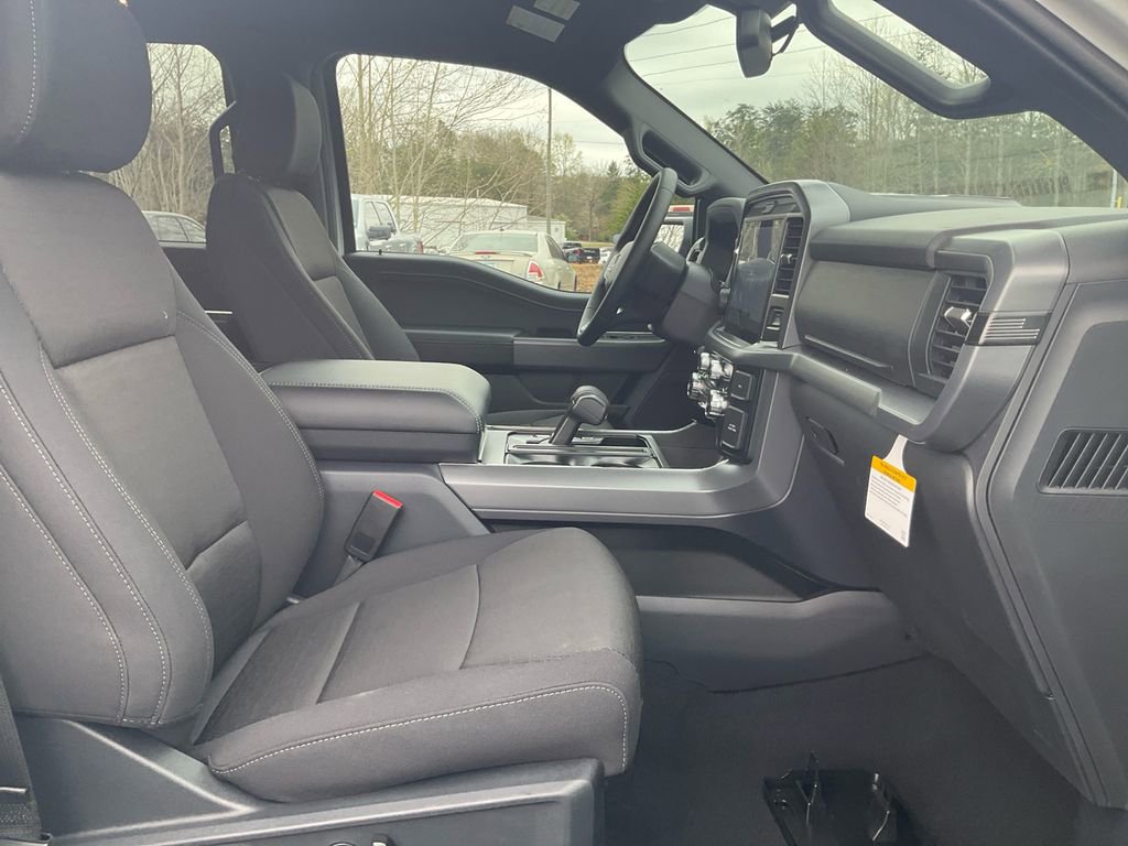 New 2026 Ford F150 XLT w/ Equipment Group 302A MID image 12