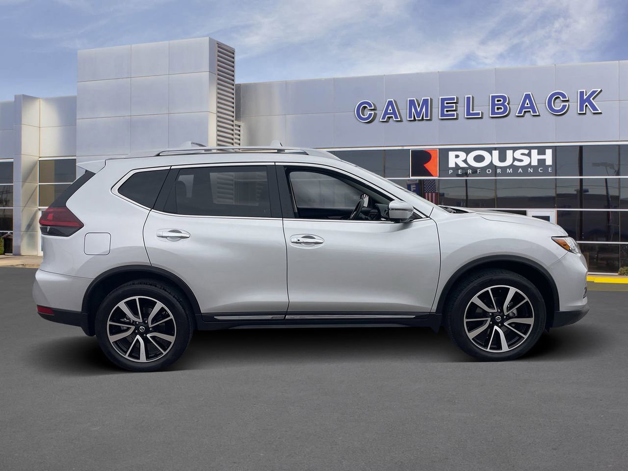 Used 2019 Nissan Rogue SL w/ Premium Package image 7