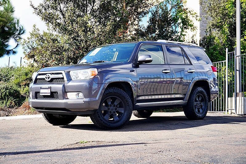 Used 2013 Toyota 4Runner SR5 w/ Convenience Pkg image 2