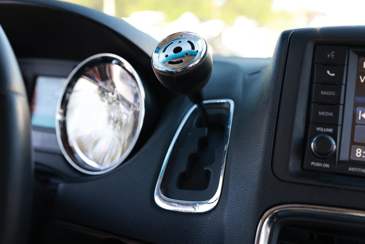 Used 2014 Chrysler Town & Country Touring FWD image 40