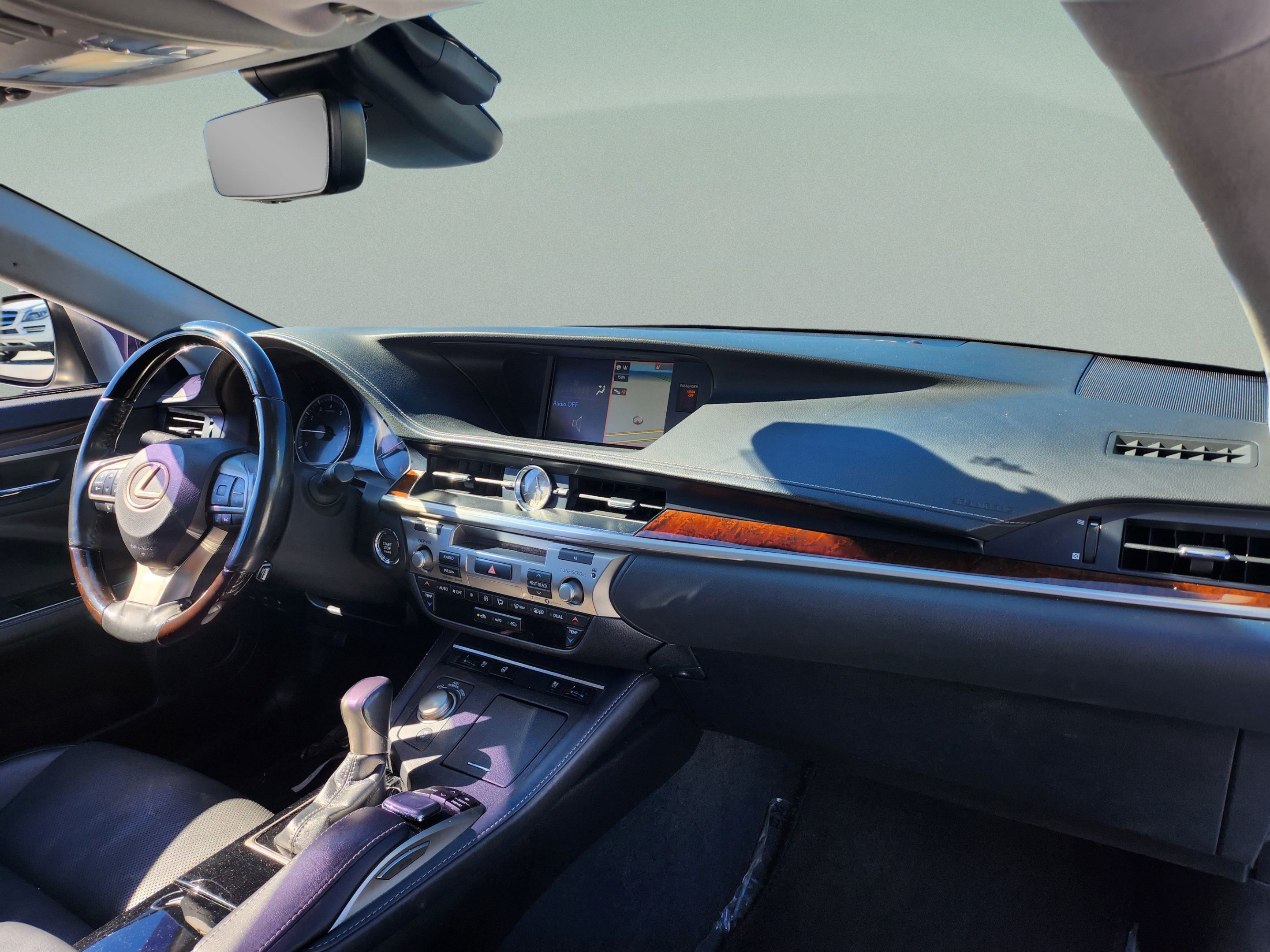Used 2018 Lexus ES 350 w/ Navigation System Package FWD image 28