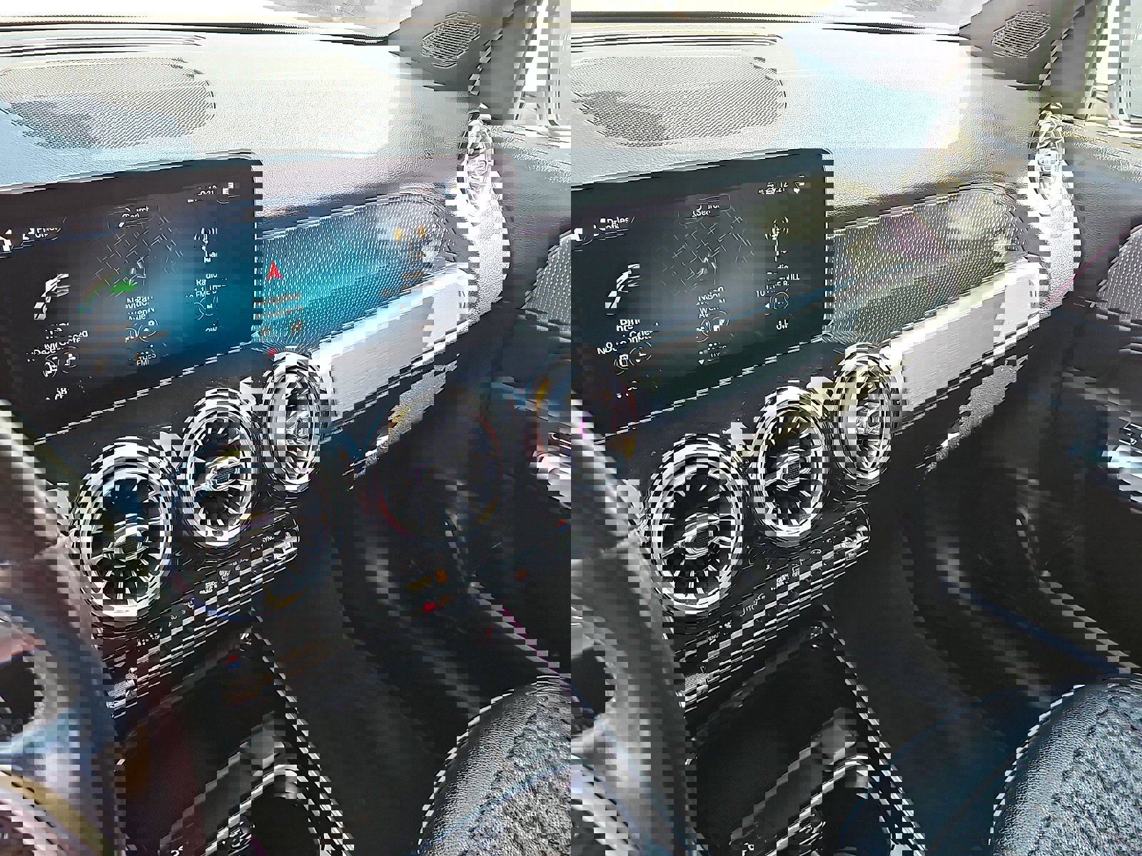 Used 2020 Mercedes-Benz GLB 250 4MATIC image 14