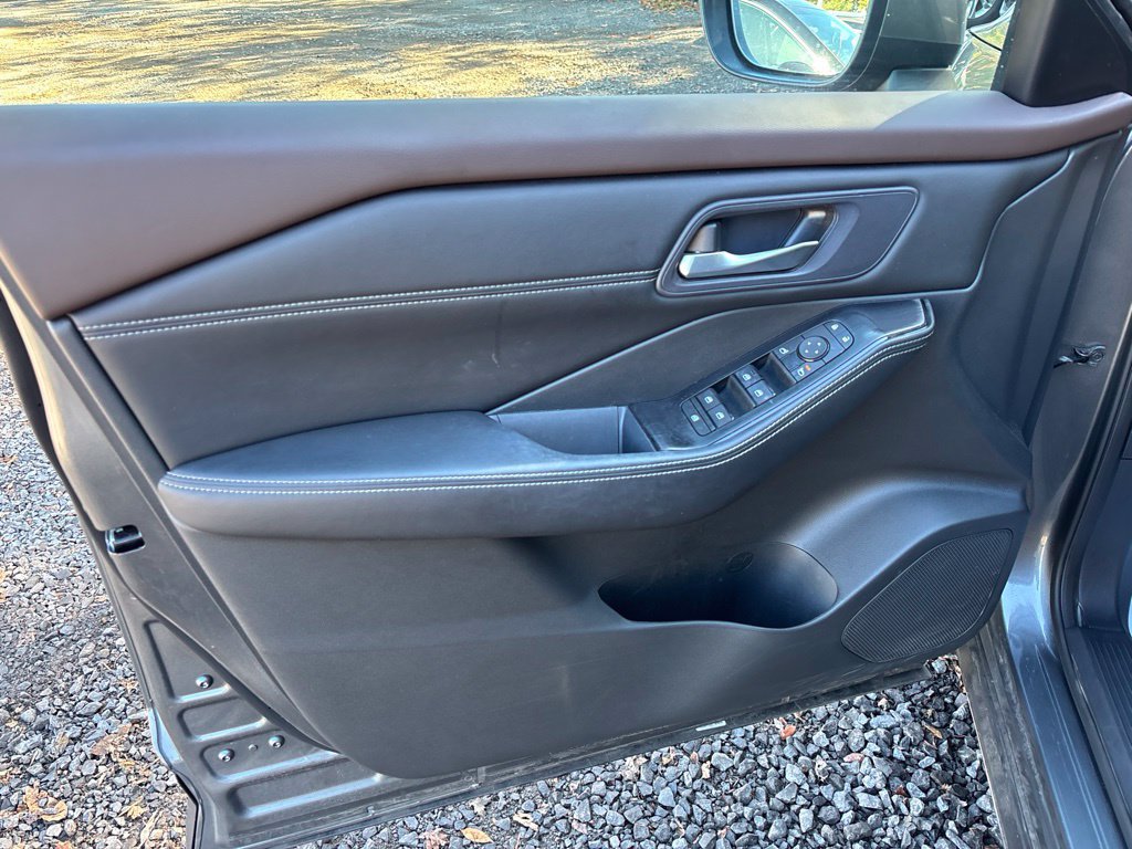 Used 2023 Nissan Rogue SV w/ SV Premium B Package AWD/4WD image 17