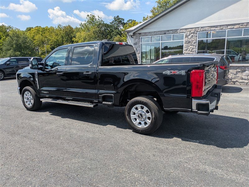 Used 2024 Ford F250 XLT image 4