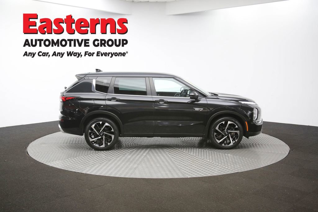 Used 2023 Mitsubishi Outlander SE image 46