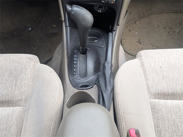 Used 2004 Oldsmobile Alero GL image 15