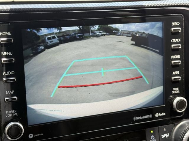 Used 2021 Toyota Highlander XSE FWD image 18