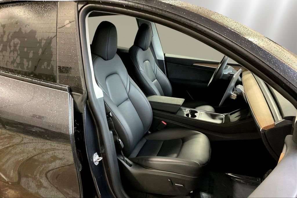 Used 2024 Tesla Model Y 2WD image 28