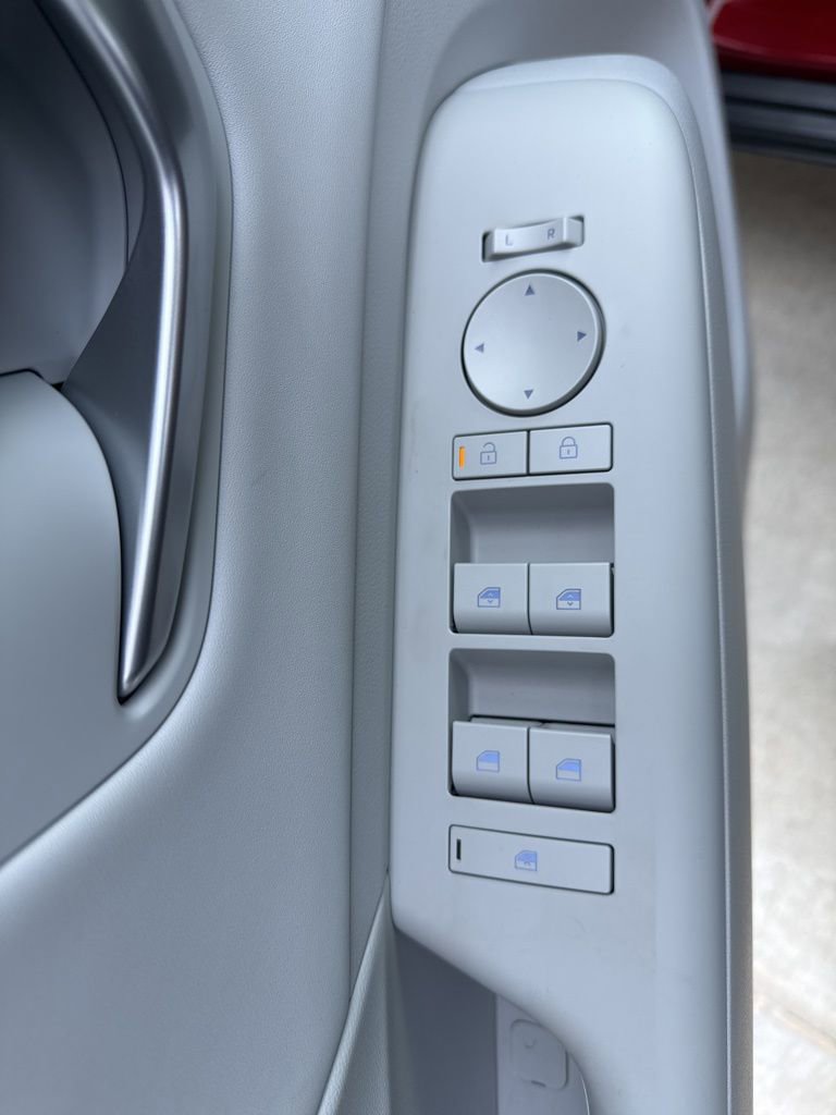 New 2026 Hyundai Kona Limited FWD image 23