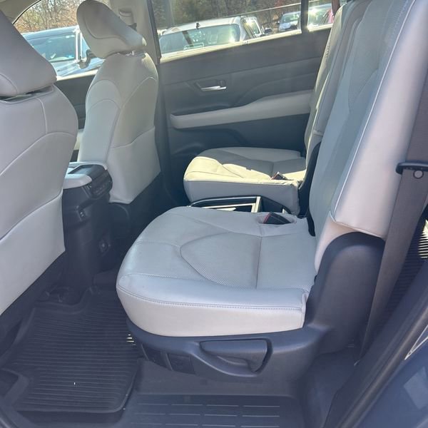 Used 2024 Toyota Grand Highlander XLE image 13