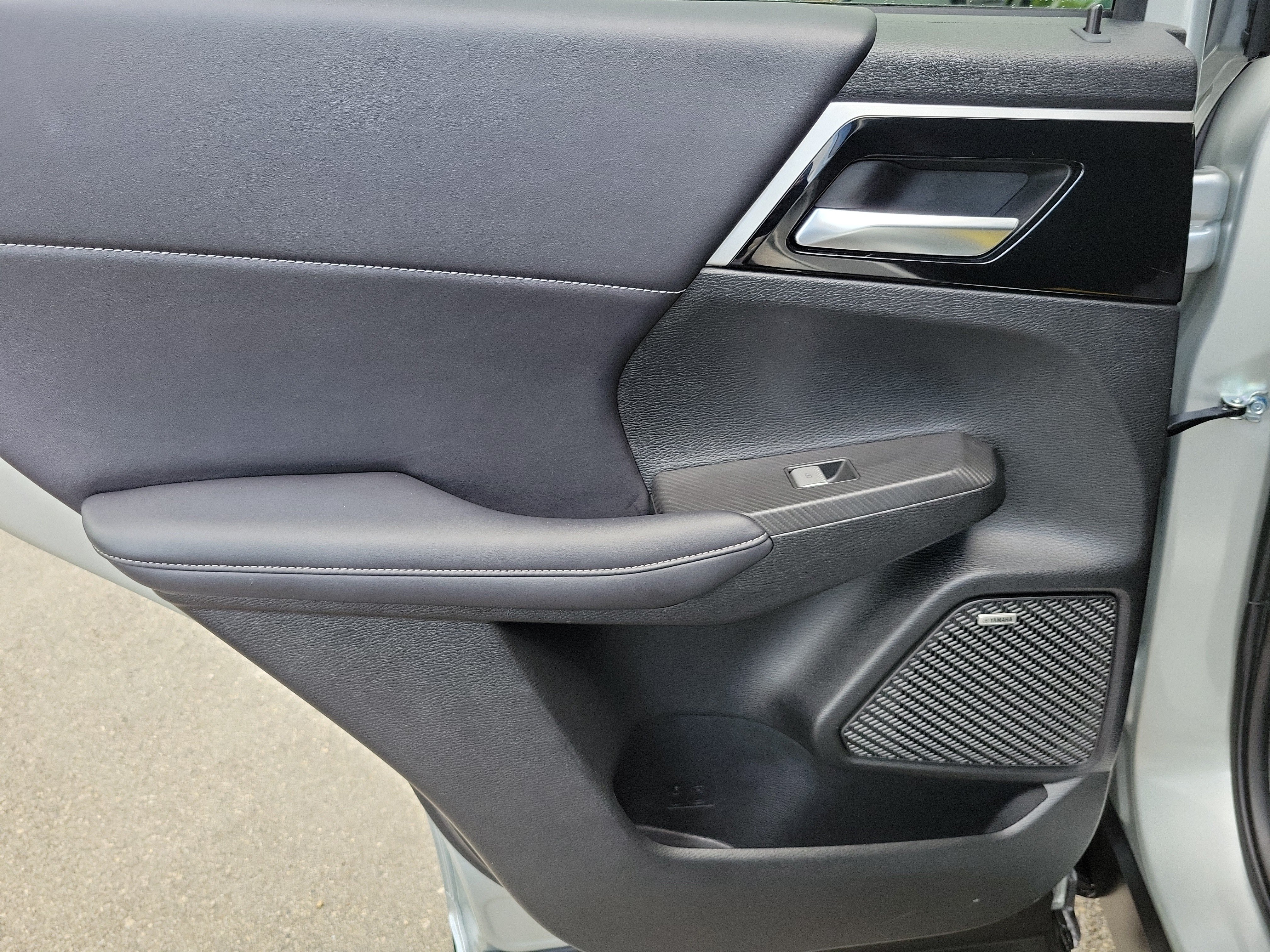 Used 2025 Mitsubishi Outlander SE FWD image 29