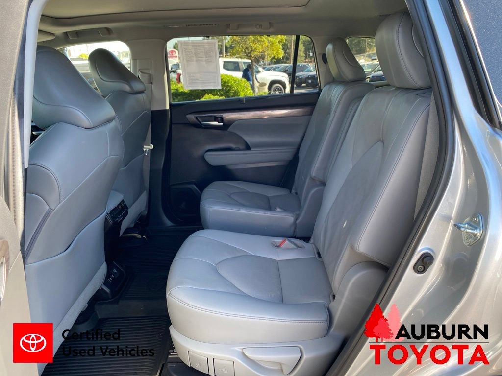 Certified 2021 Toyota Highlander Platinum AWD/4WD image 30